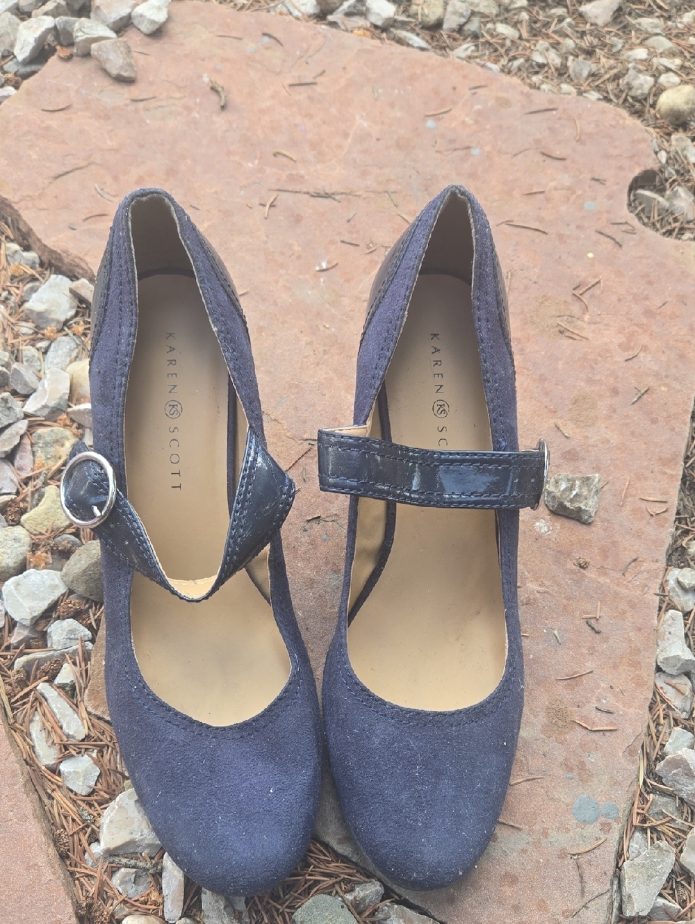 Karen Scott Navy Suede Mary Jane Heels with Patent Strap